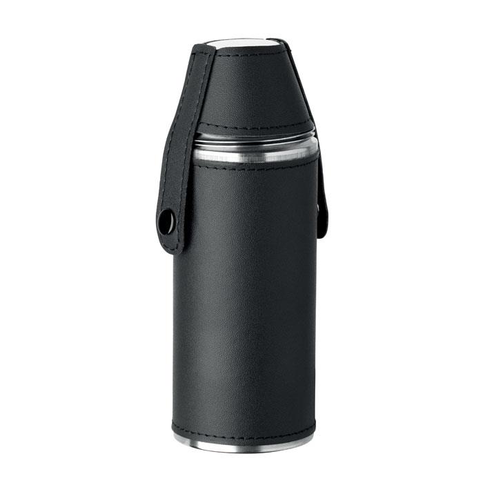 Flasche mit Schnapsbechern