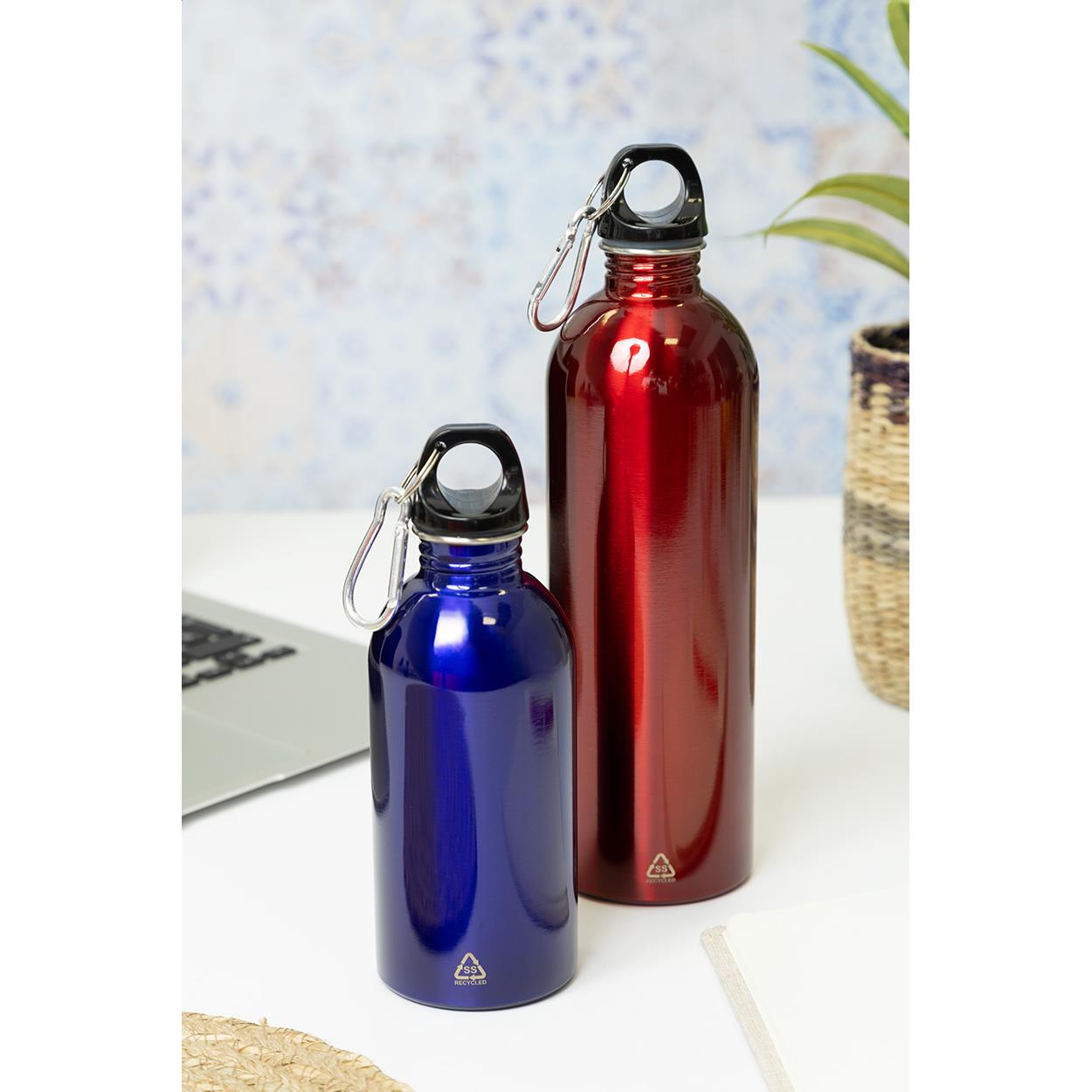 Flasche aus recyceltem Edelstahl