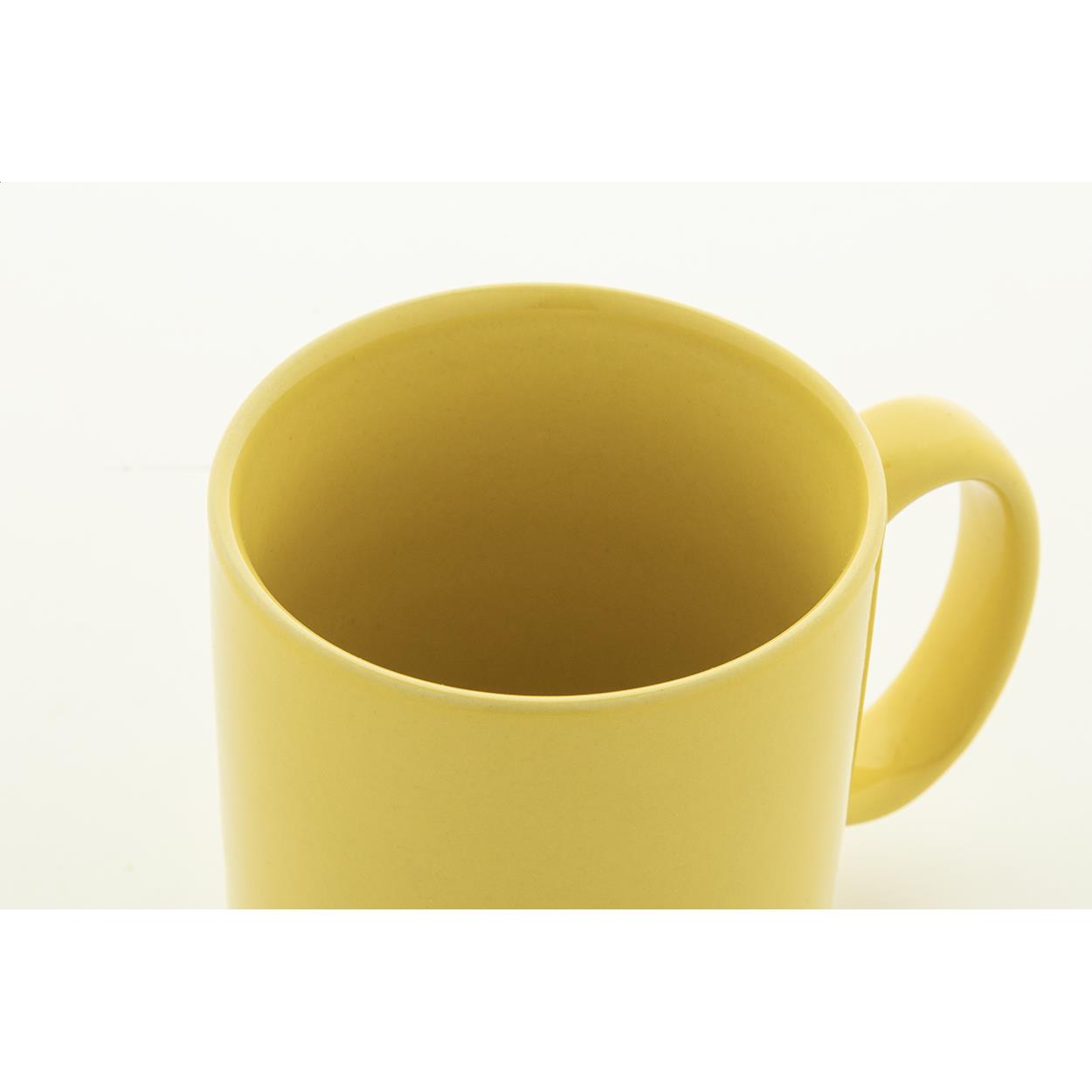 farbiger Keramikbecher