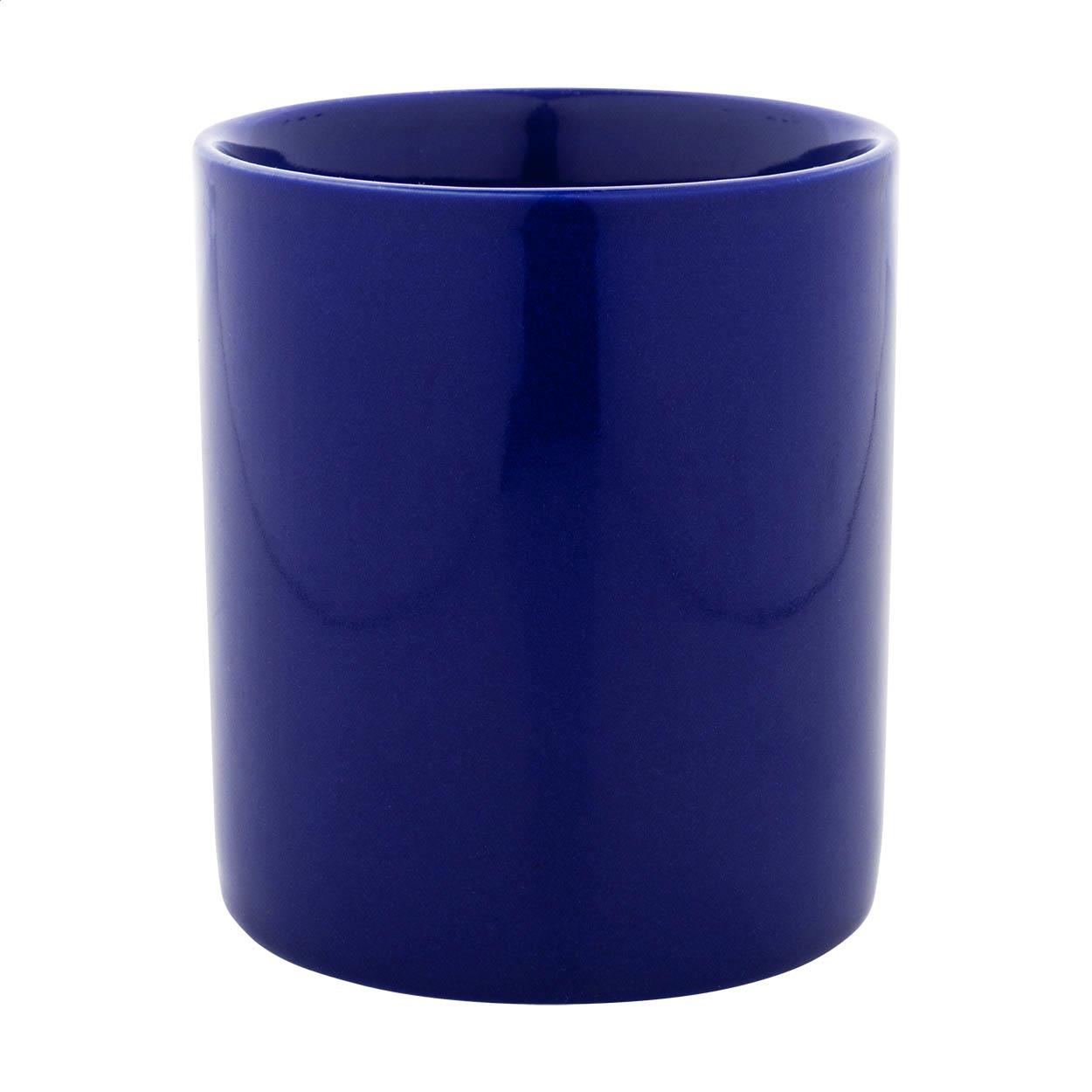 farbiger Keramikbecher