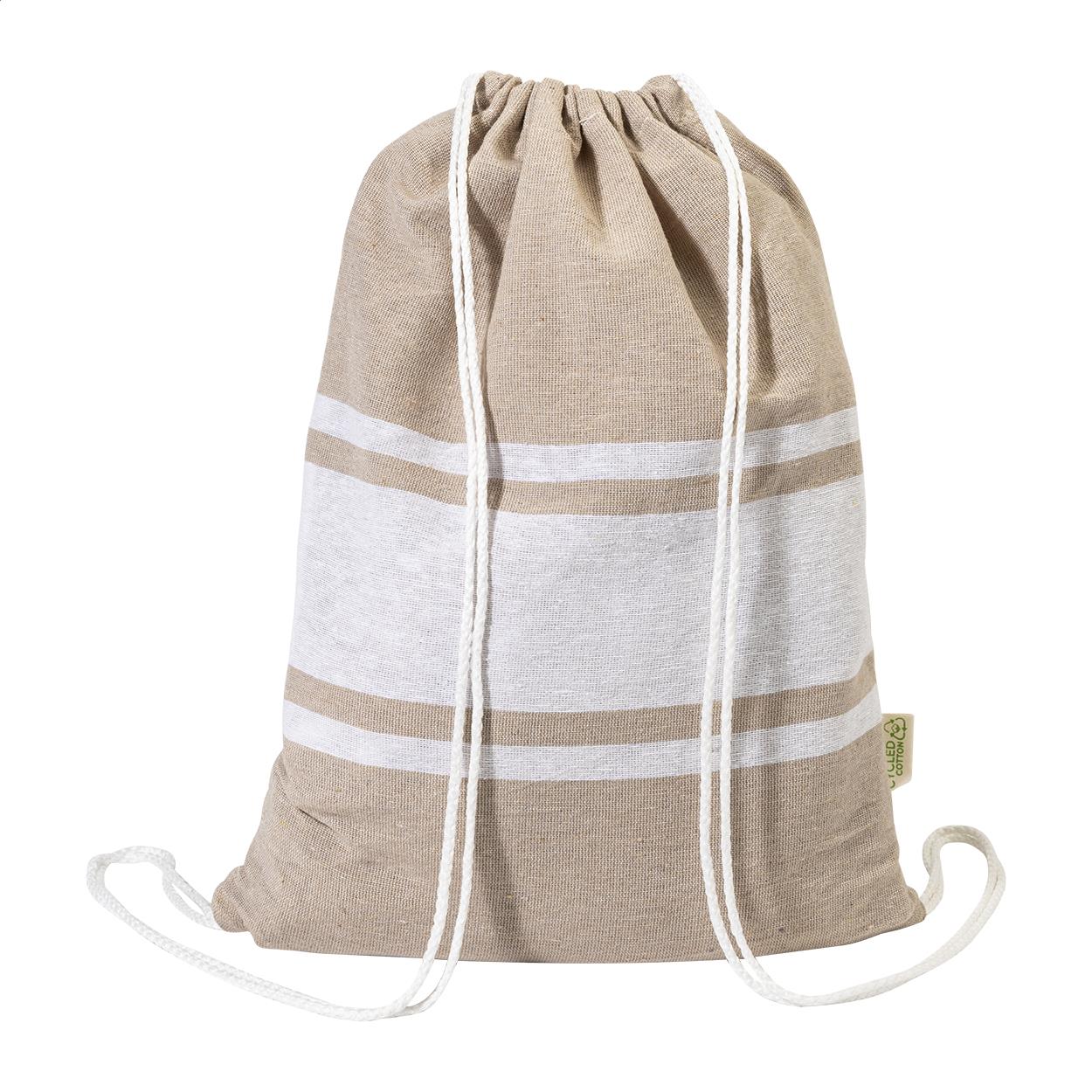 Strandtuch und Turnbeutel aus recycelter Baumwolle