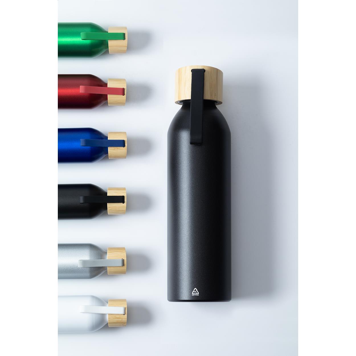 Flasche aus recyceltem Aluminium