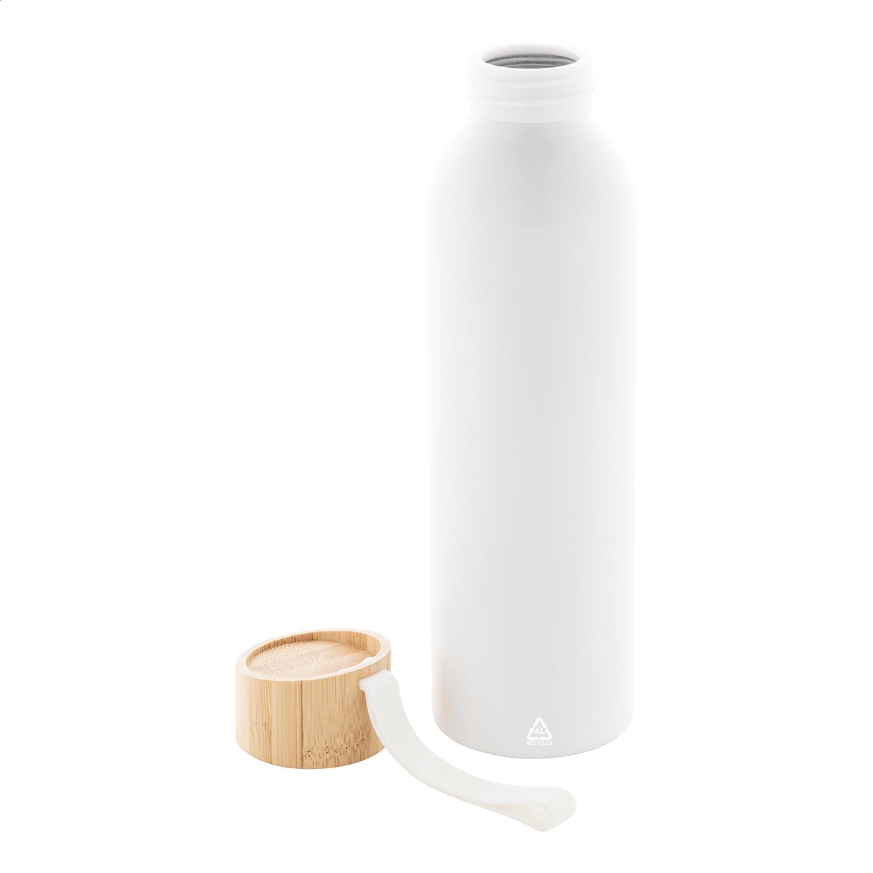 Flasche aus recyceltem Aluminium