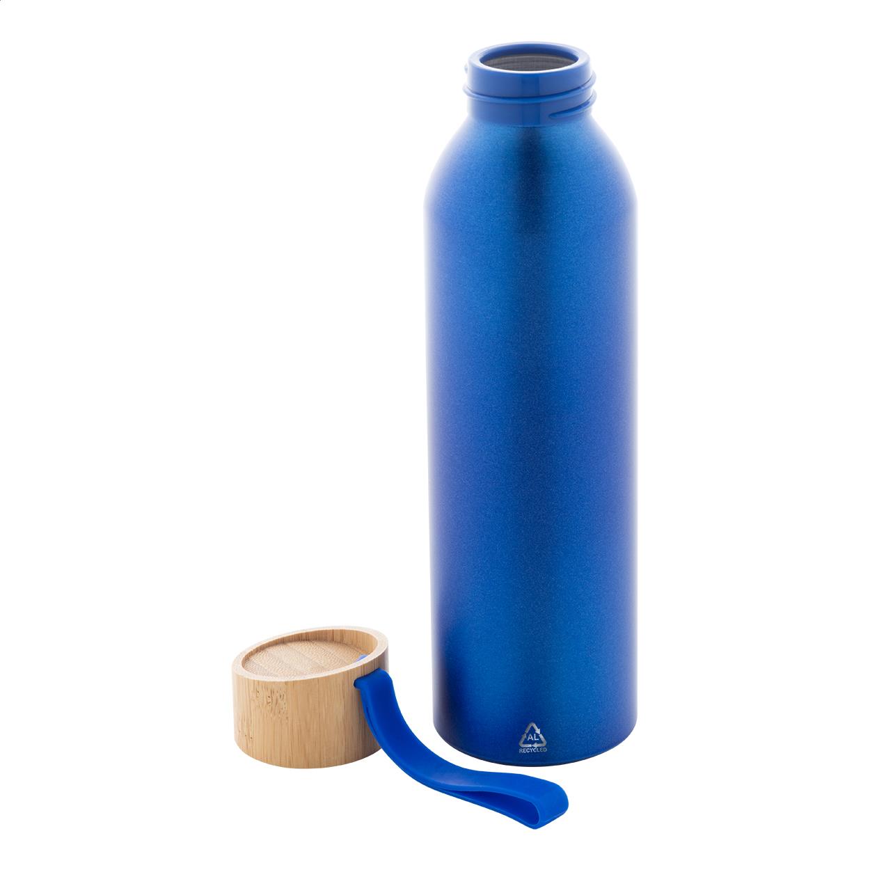 Flasche aus recyceltem Aluminium