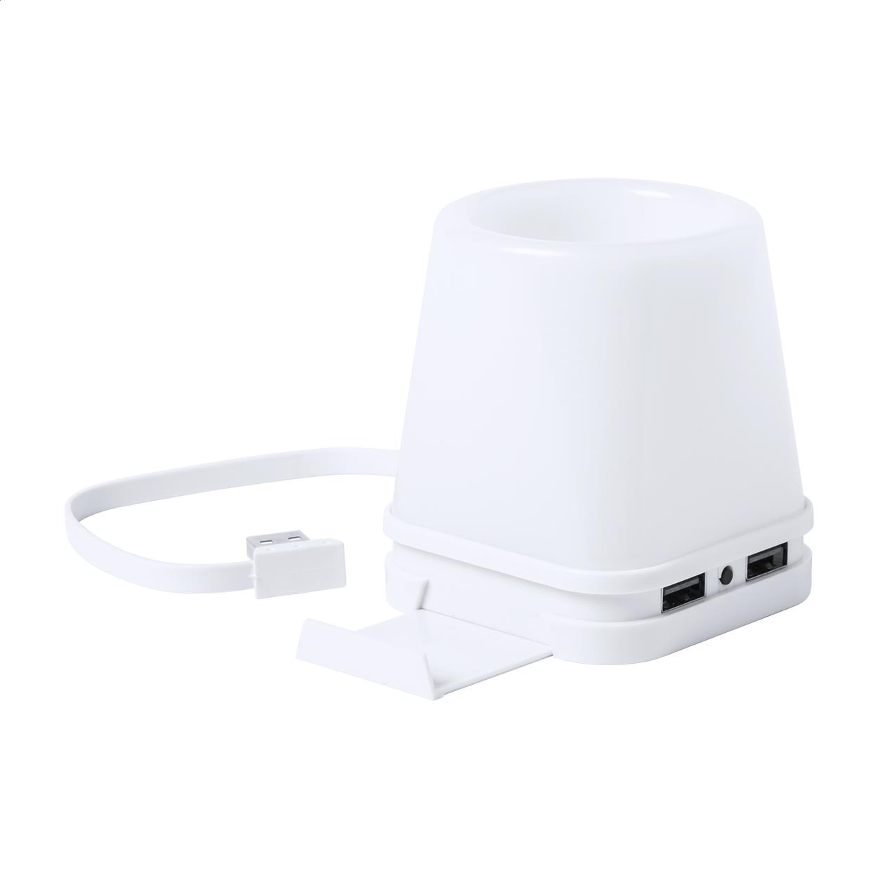 Stifteköcher mit USB-Hub