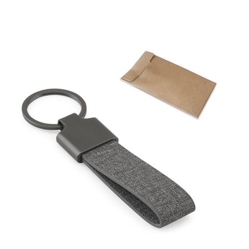 RAVEN. Schlüsselanhänger, rechteckig, aus Metall und recyceltem Pet (30% recycelt)