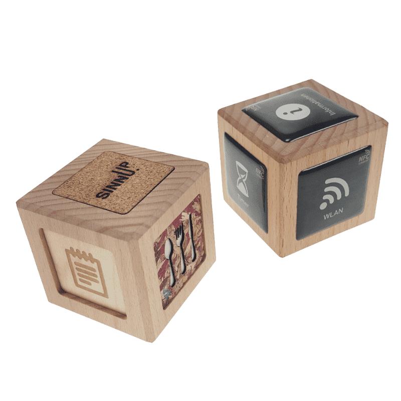 NFC Business Cube Holzgravur